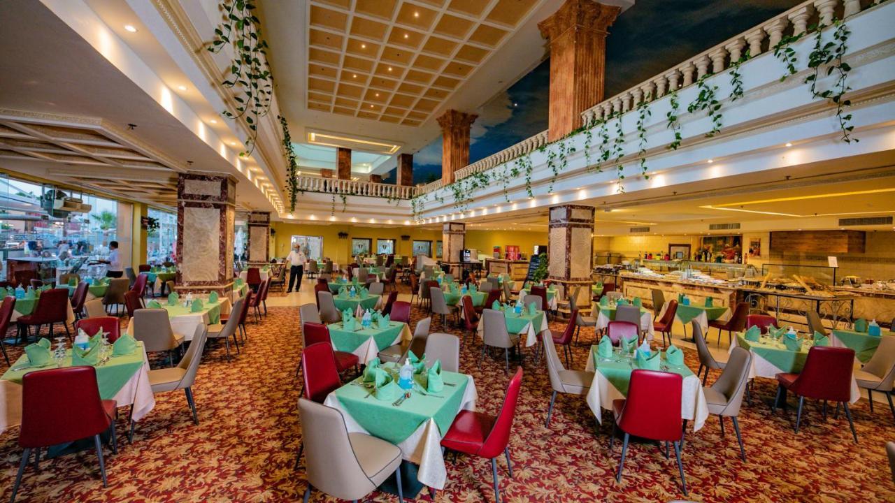 Titanic Palace Families And Couples Only Χουργκάντα Εξωτερικό φωτογραφία The restaurant