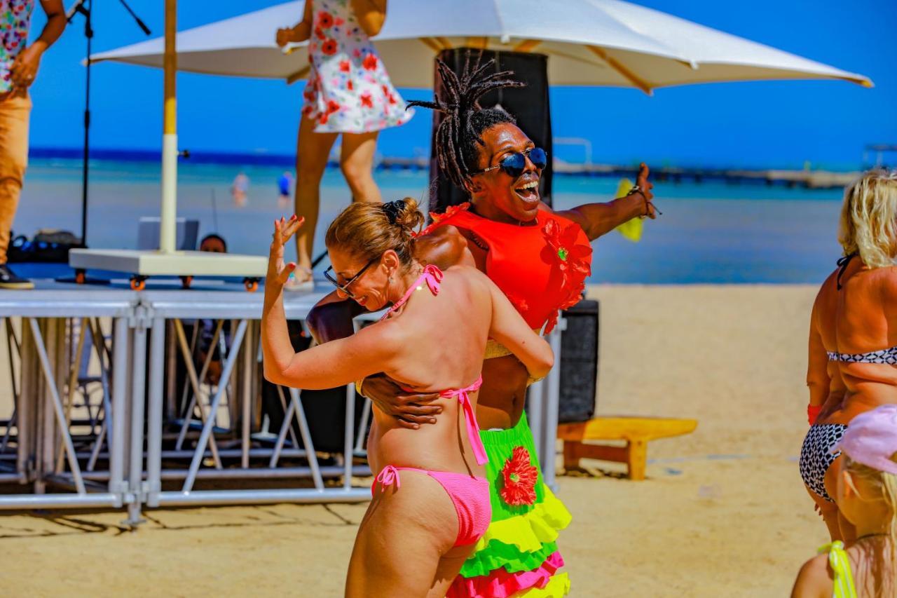 Titanic Palace Families And Couples Only Χουργκάντα Εξωτερικό φωτογραφία Beach party in 2019