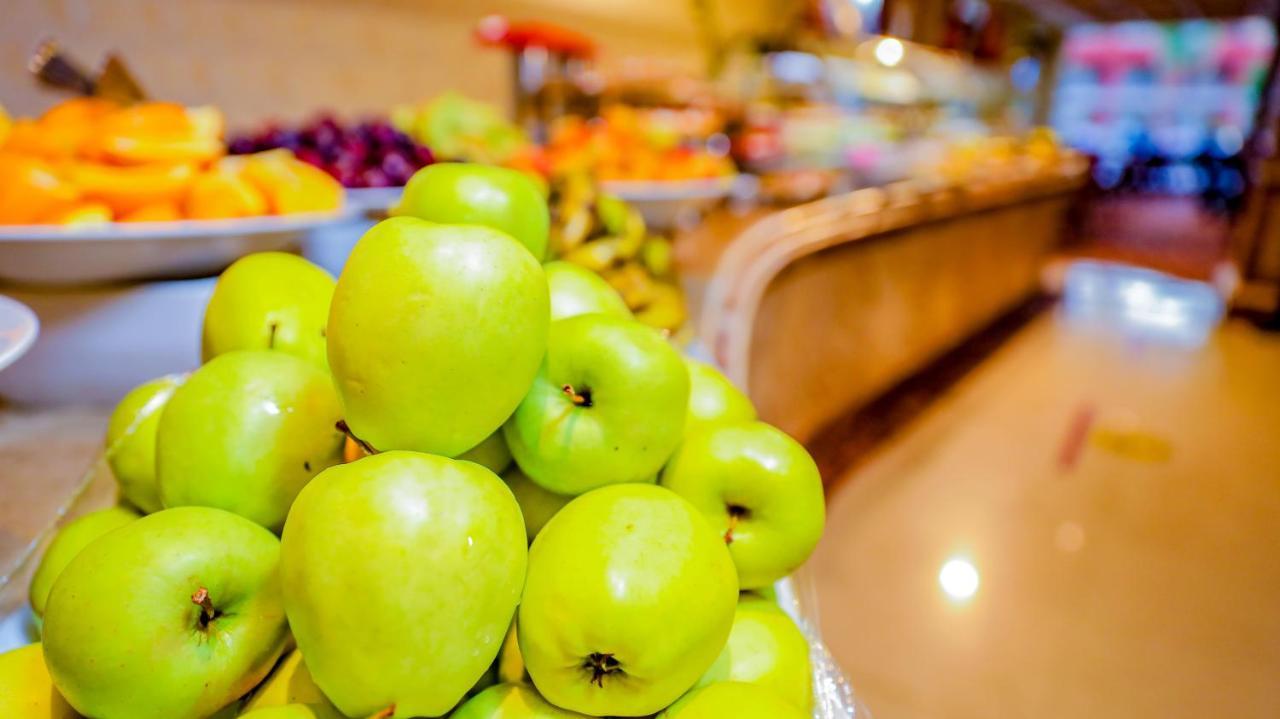 Titanic Palace Families And Couples Only Χουργκάντα Εξωτερικό φωτογραφία Granny Smith apples
