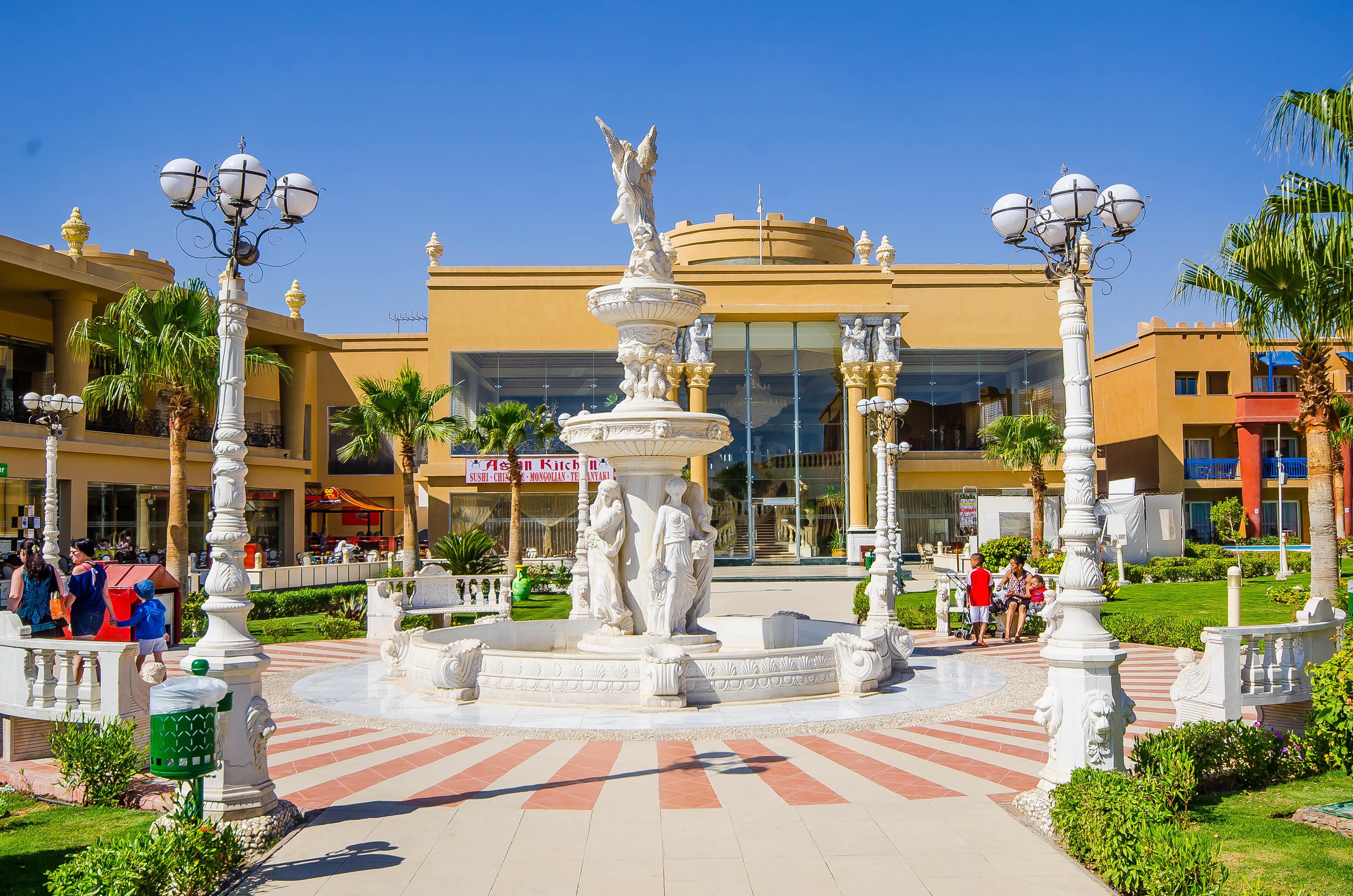 Titanic Palace Families And Couples Only Χουργκάντα Εξωτερικό φωτογραφία Fountain at the entrance of the resort