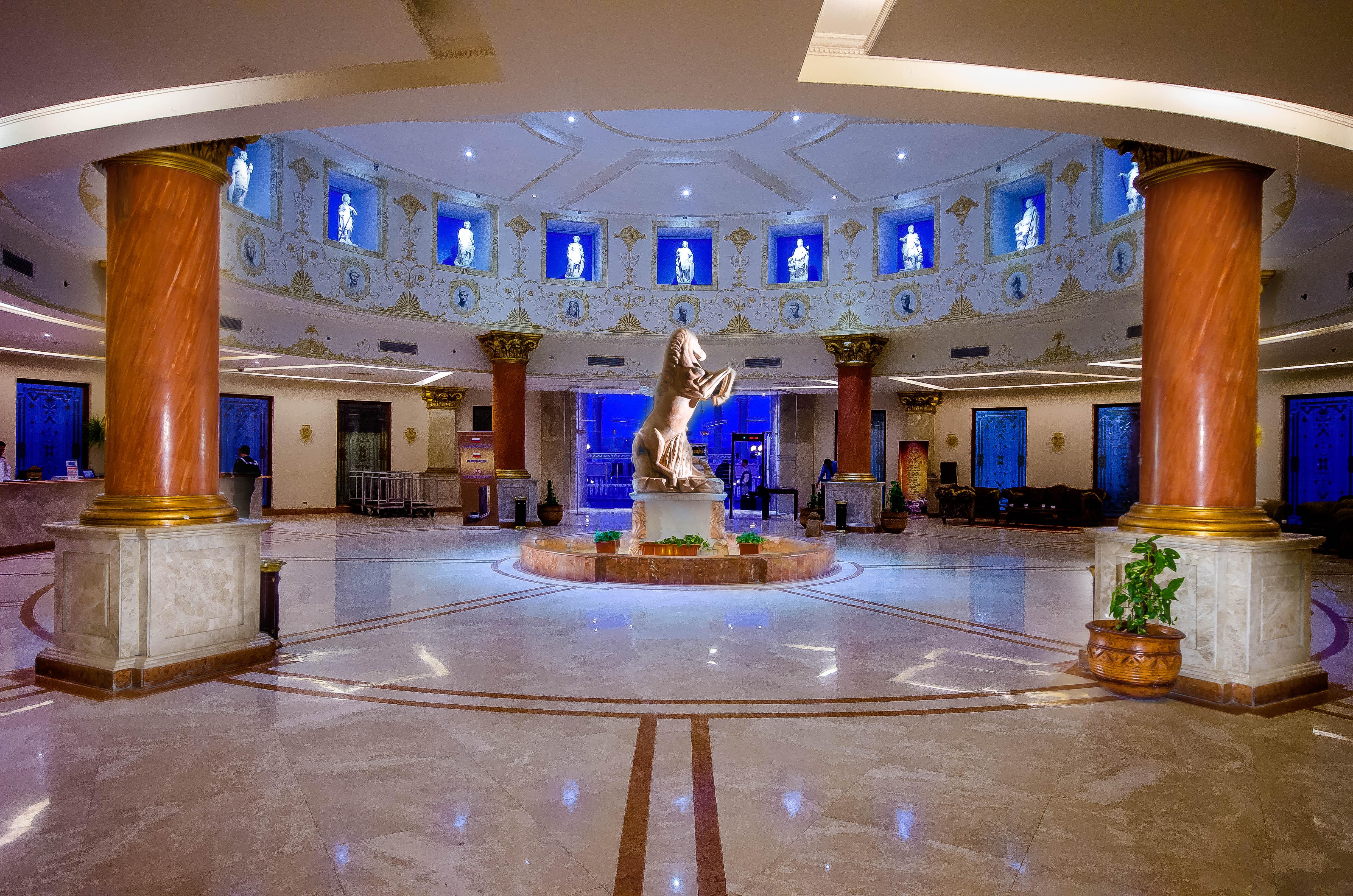 Titanic Palace Families And Couples Only Χουργκάντα Εξωτερικό φωτογραφία Lobby of the hotel